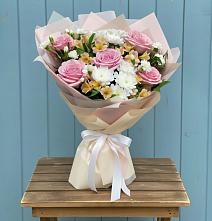 Букет цветов из:  Гвоздики, Орхидеи и Розы в Родниках Ивановской области