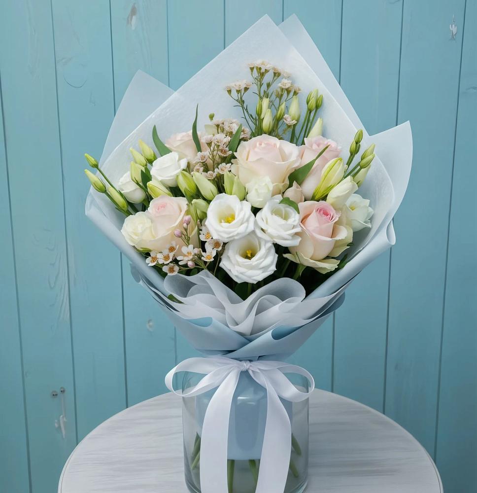 Букет цветов из: Розы и Лизиантусы в Родниках Ивановской области