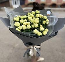 Букет Белые кустовые розы Солинеро в Родниках Ивановской области