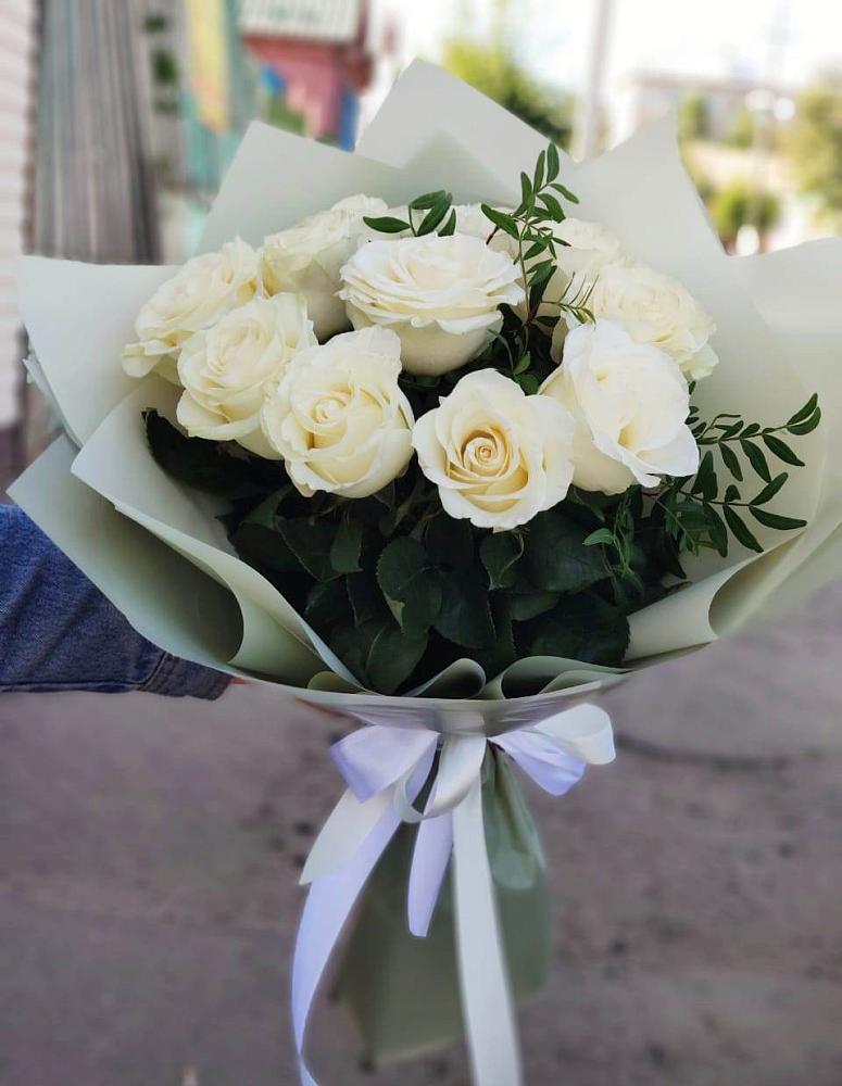 Букет Белые розы Проуд в Родниках Ивановской области