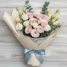 Букет цветов из:  Лизиантусы в Родниках Ивановской области