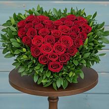 Цветочная композиция из Розы в виде сердца в Родниках Ивановской области