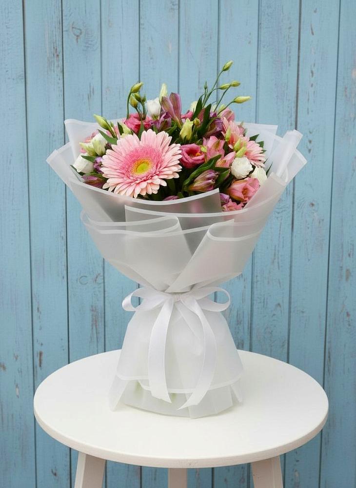 Букет цветов из: Герберы, Альстромерии и Лизиантусы в Родниках Ивановской области