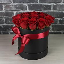 Цветочная композиция из Розы в шляпной коробке в Родниках Ивановской области