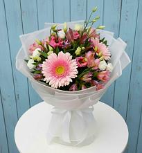 Букет цветов из:  Герберы, Альстромерии и Лизиантусы в Родниках Ивановской области