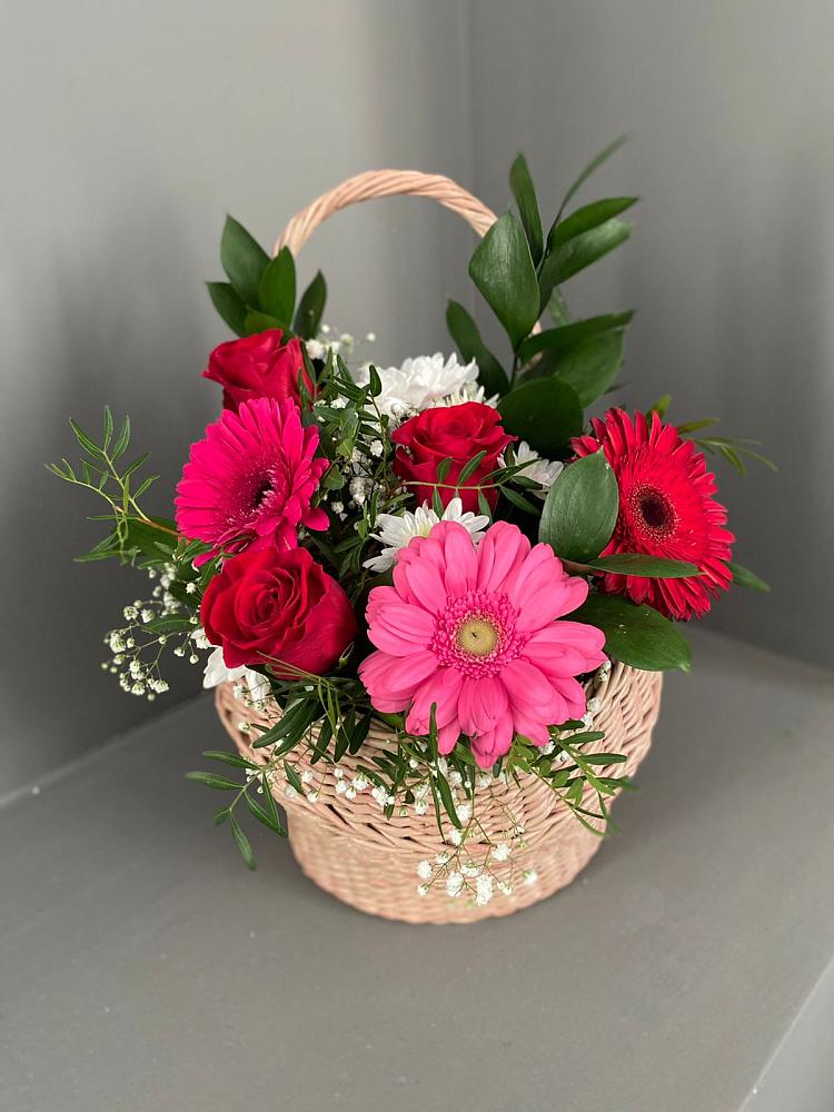 Цветочная композиция из Розы, Хризантемы и Герберы в корзине в Родниках Ивановской области