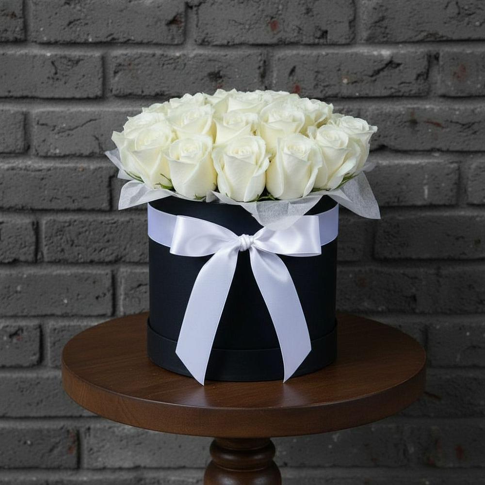 Цветочная композиция из Розы в шляпной коробке в Родниках Ивановской области