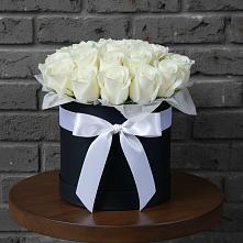 Цветочная композиция из Розы в шляпной коробке в Родниках Ивановской области